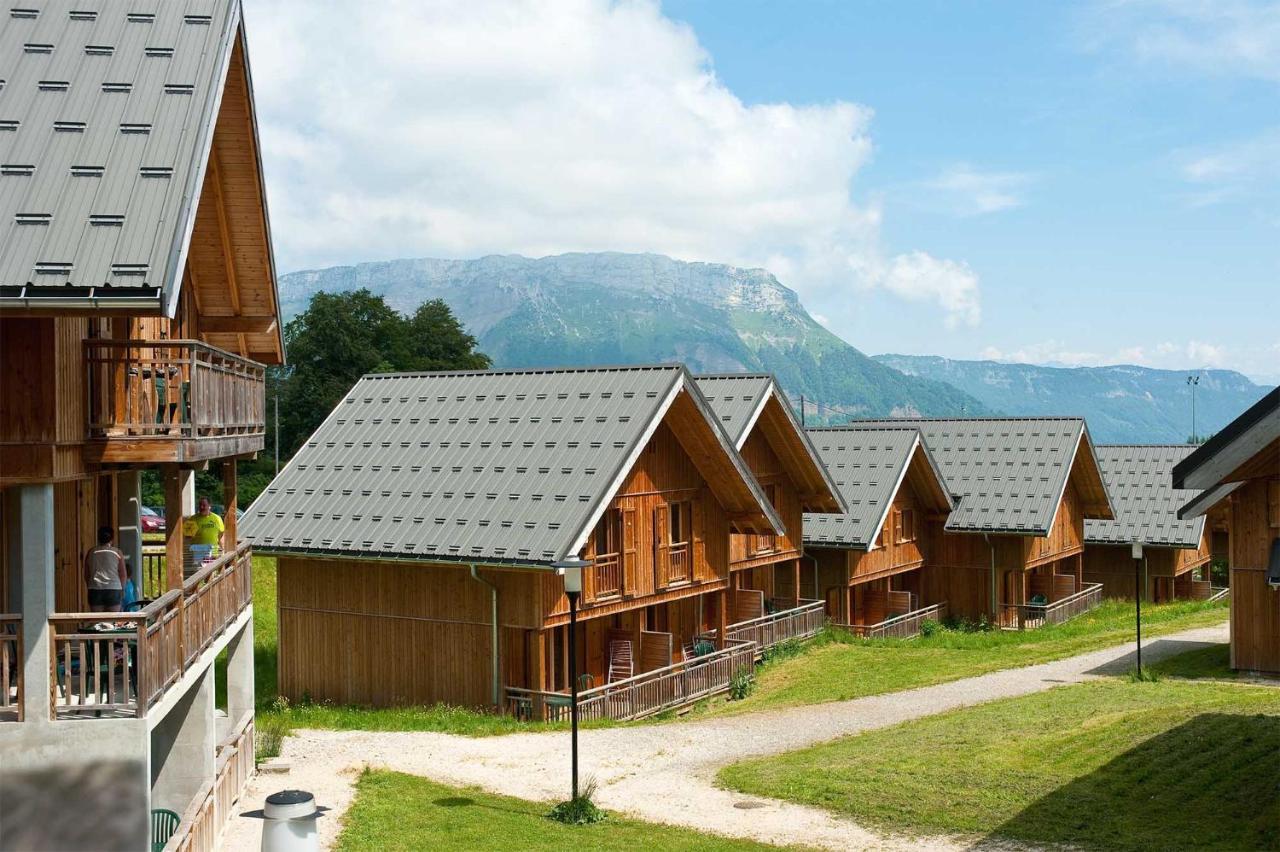 Madame Vacances Les Chalets Du Berger La Feclaz Exterior photo