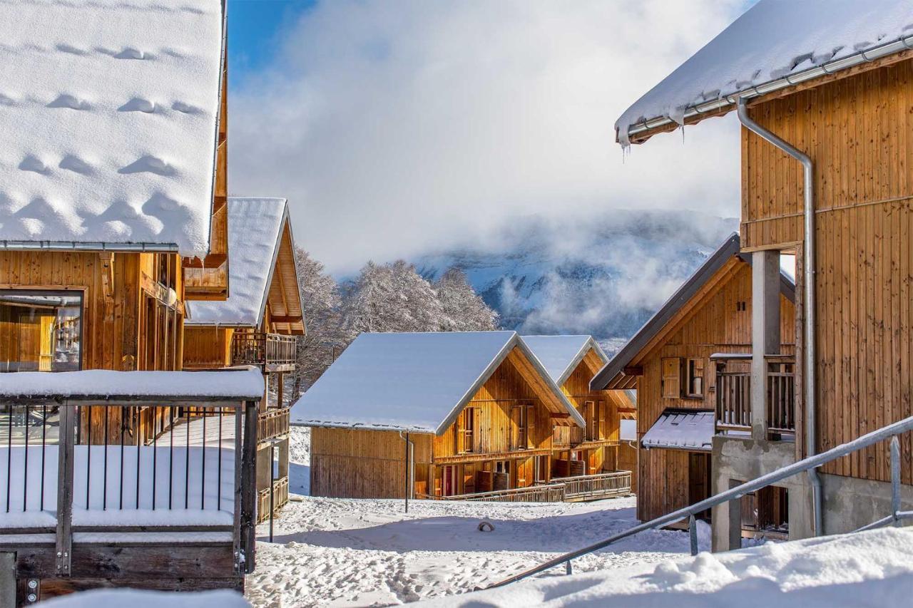 Madame Vacances Les Chalets Du Berger La Feclaz Exterior photo