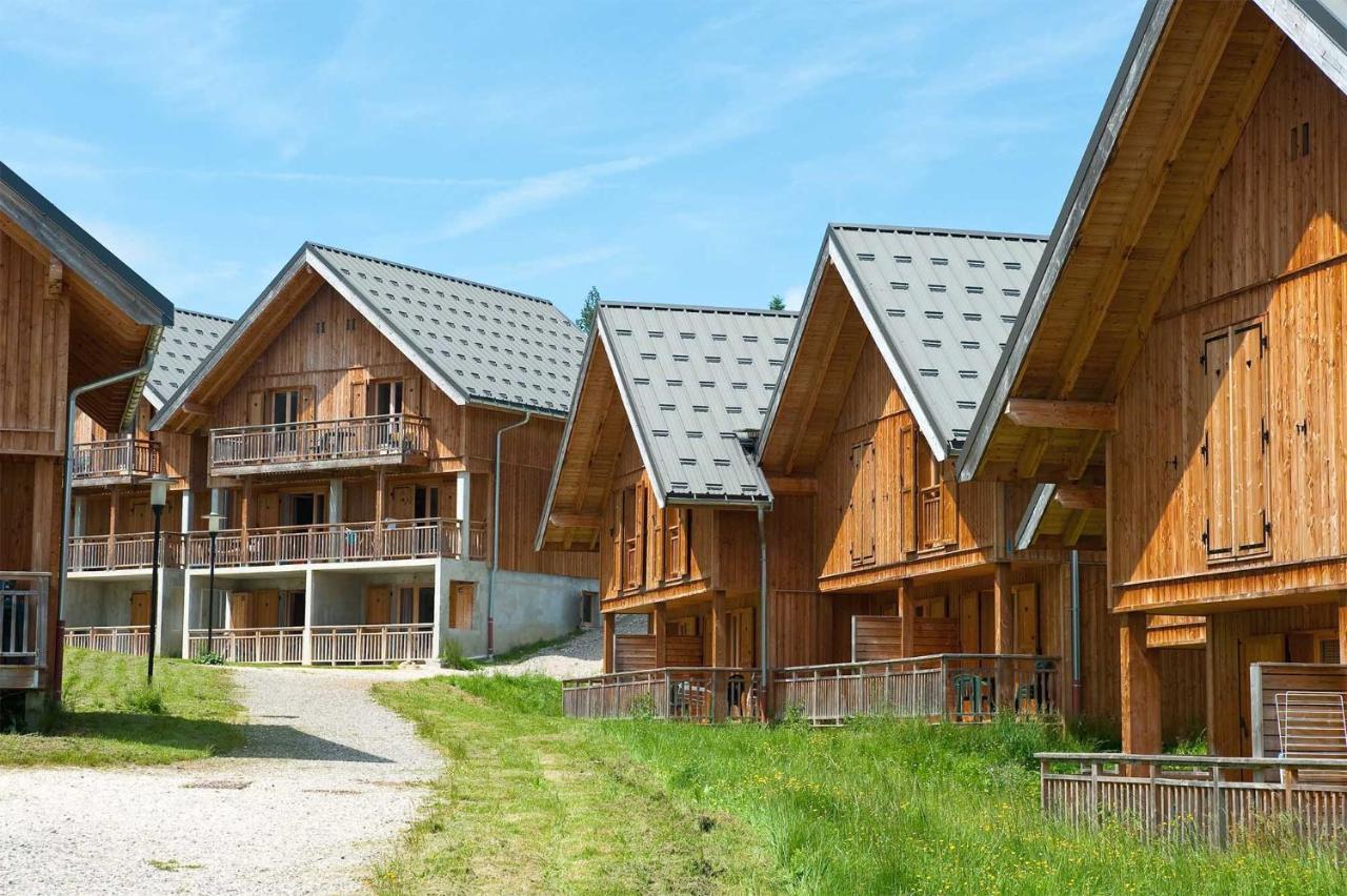 Madame Vacances Les Chalets Du Berger La Feclaz Exterior photo