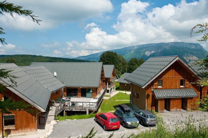 Madame Vacances Les Chalets Du Berger La Feclaz Exterior photo
