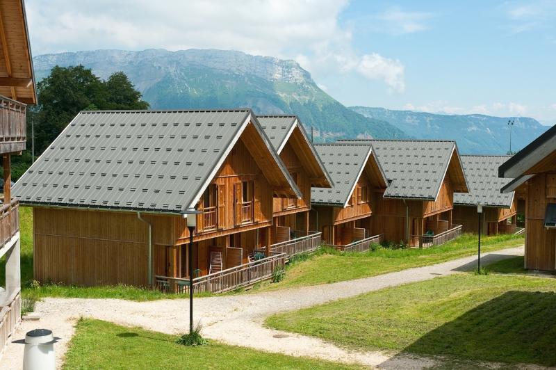Madame Vacances Les Chalets Du Berger La Feclaz Exterior photo