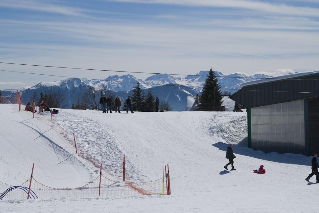 Madame Vacances Les Chalets Du Berger La Feclaz Exterior photo