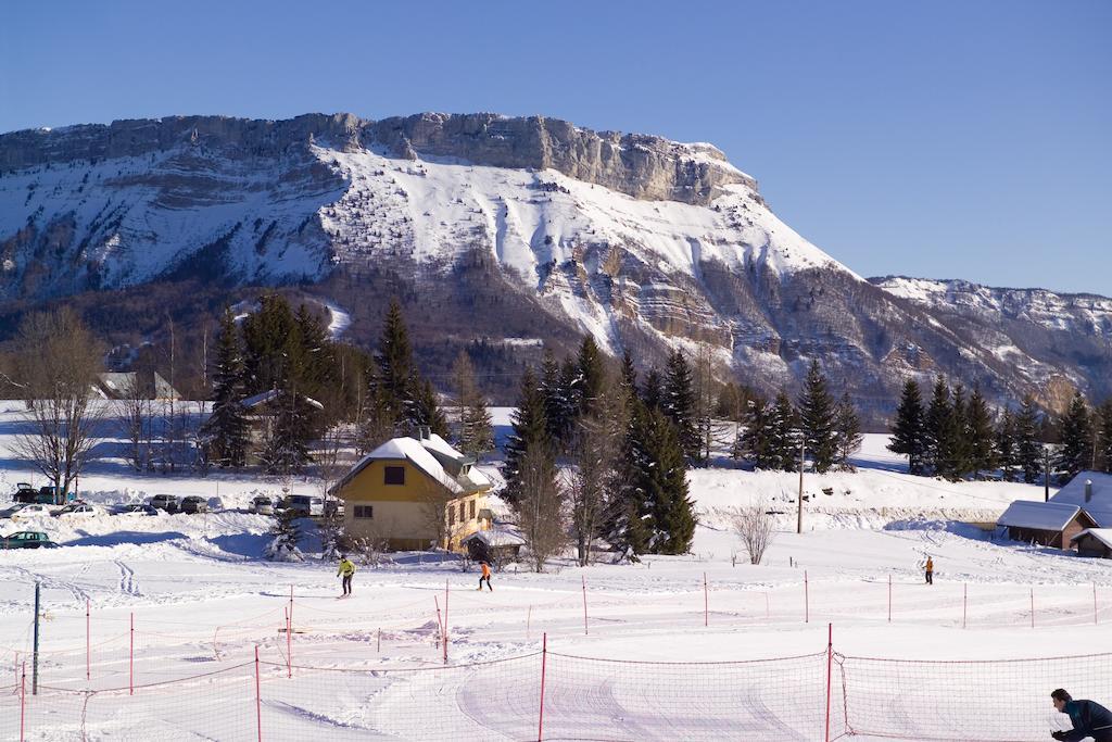 Madame Vacances Les Chalets Du Berger La Feclaz Exterior photo